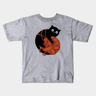 Cat and yarn ball Kids T-Shirt